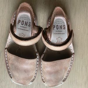 Pons kids shoes size 9.5